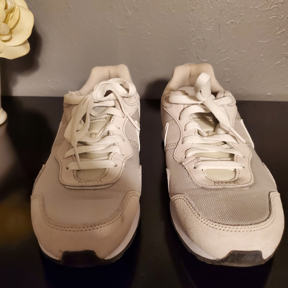 Nike size 9.5